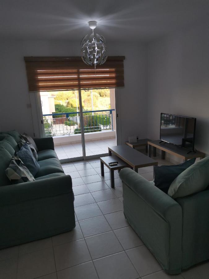 Iris Village, Near Kings Avenue Mall - By Imh Travel & Tours Pafos Exterior foto