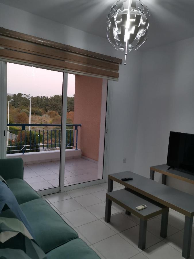 Iris Village, Near Kings Avenue Mall - By Imh Travel & Tours Pafos Exterior foto